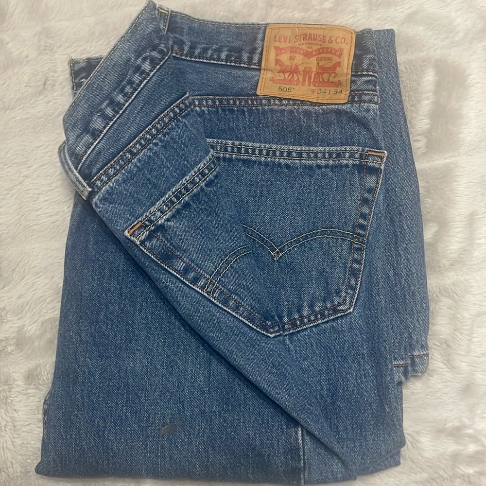Men’s Levi’s 505 jeans. Sz 34 x 34. Boot cut zipper